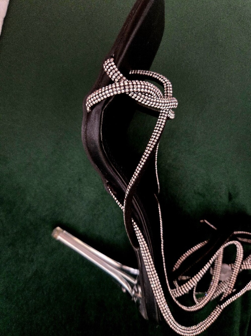 NWT Chase & Chloe Black Strappy Sandal with Rhinestone Trim